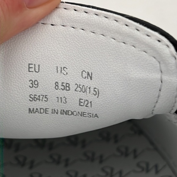 STUART WEITZMAN Daryl Slip-On Sneakers - Picture 9 of 9